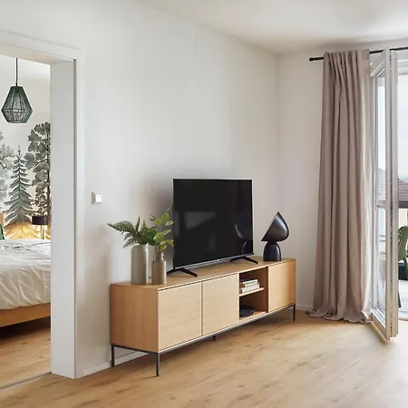 Matt ' Modernes 2-zimmer-apartment Mit Balkon 아파트 빌린겐슈베닝겐